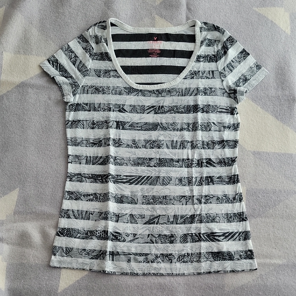 AEO B&W Striped Tee